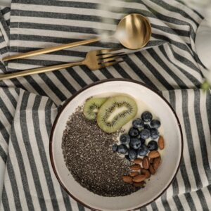 Blueberry and Almond Smoothie Bowl