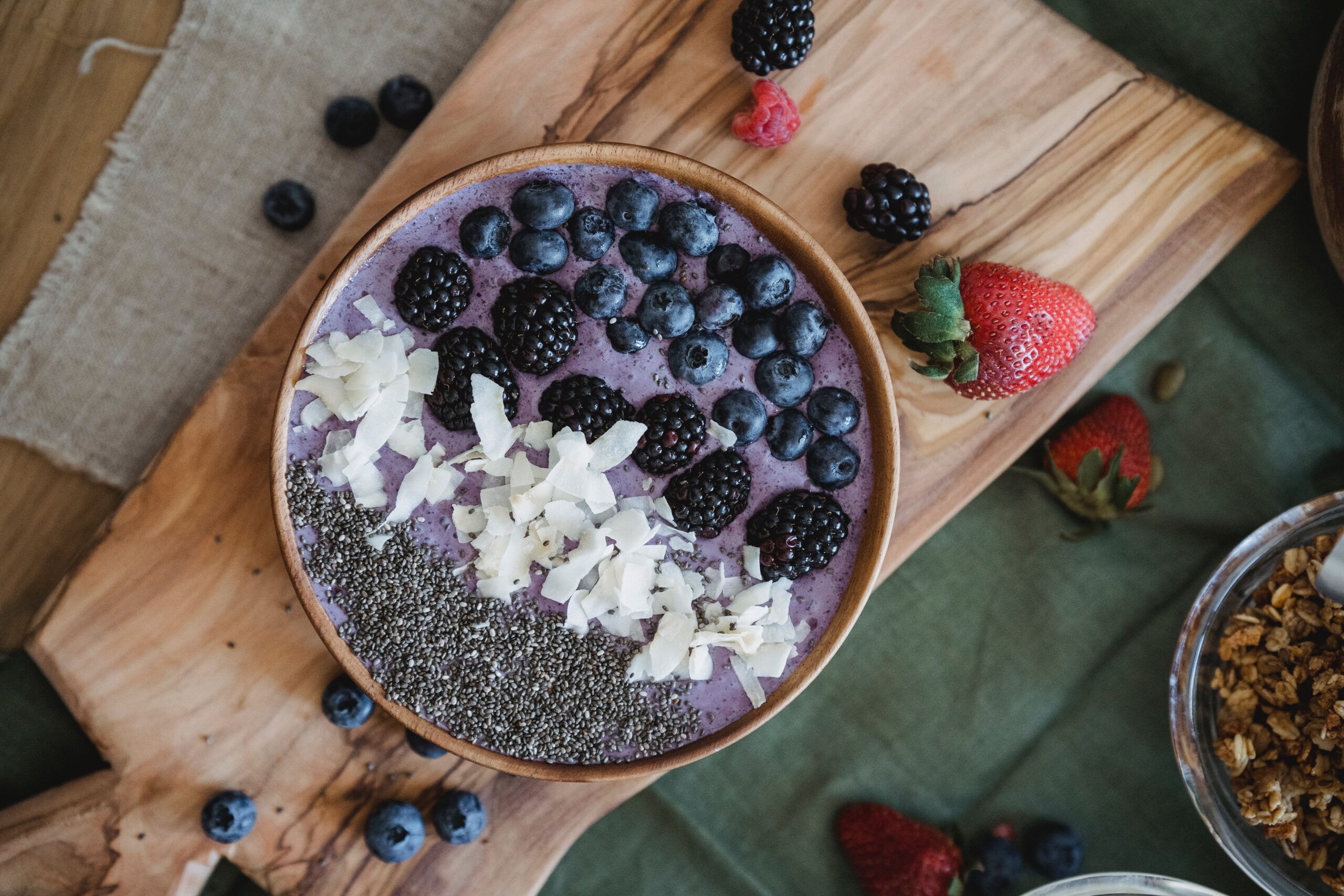 Blueberry and spinach acai bowl