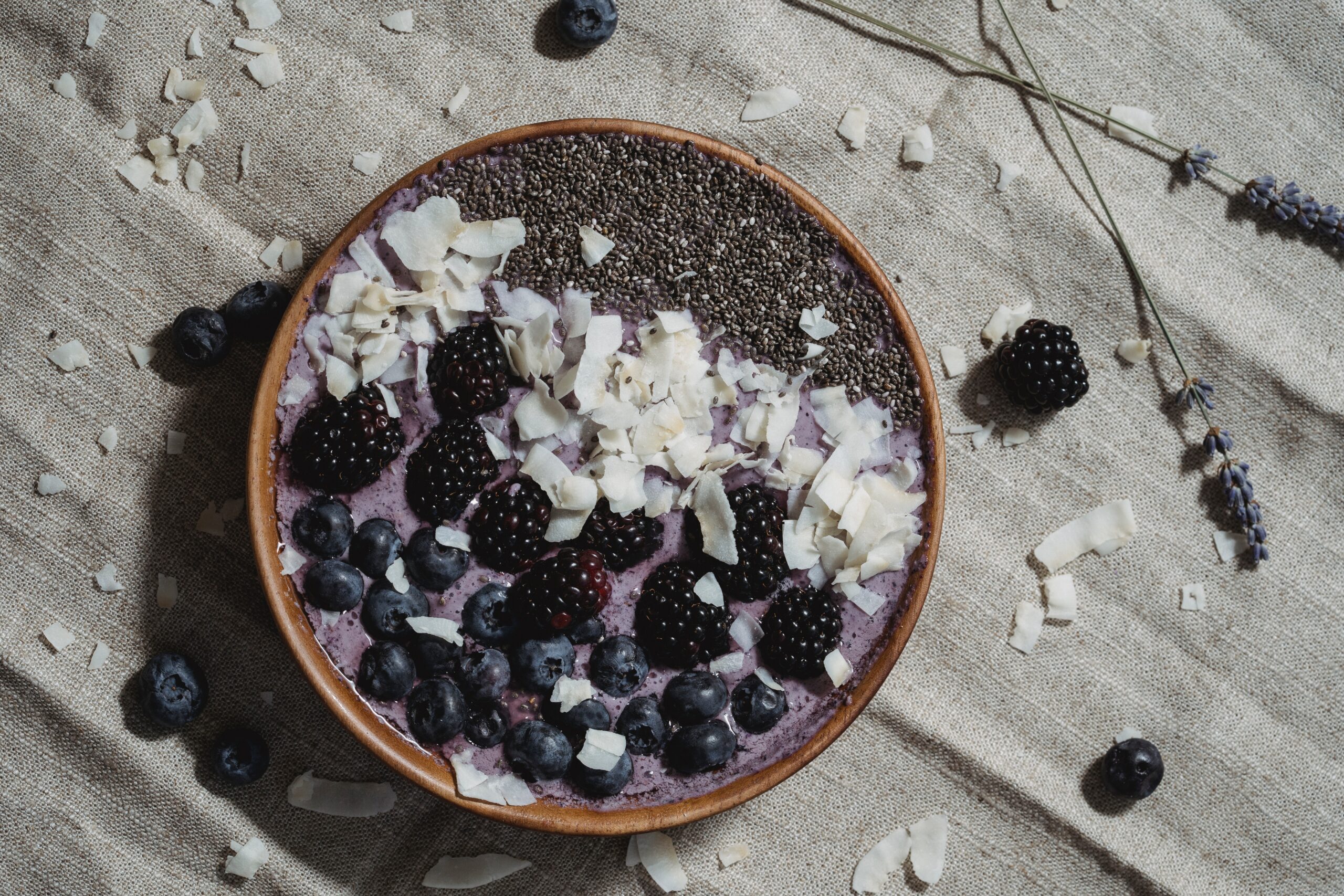 Blueberry and Oat Smoothie Bowl