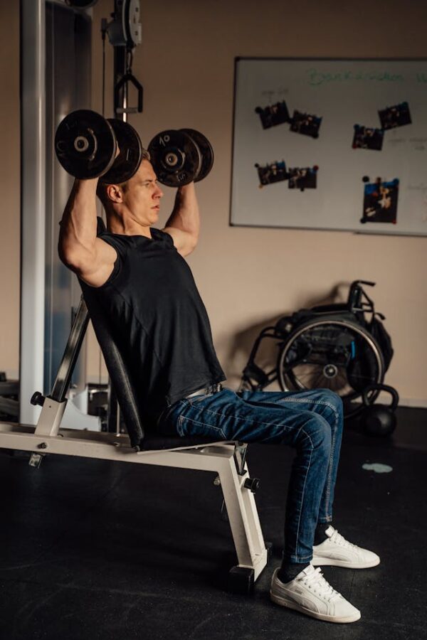 Seated dumbbell shoulder press vs standing barbell shoulder press | AH7 ...
